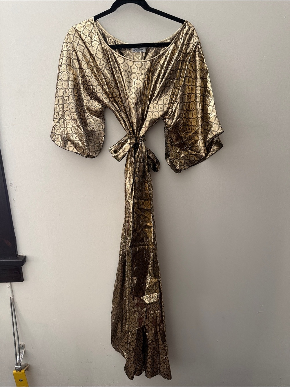 Lucie Ann Elizabeth Arden The Salon Gold Lame